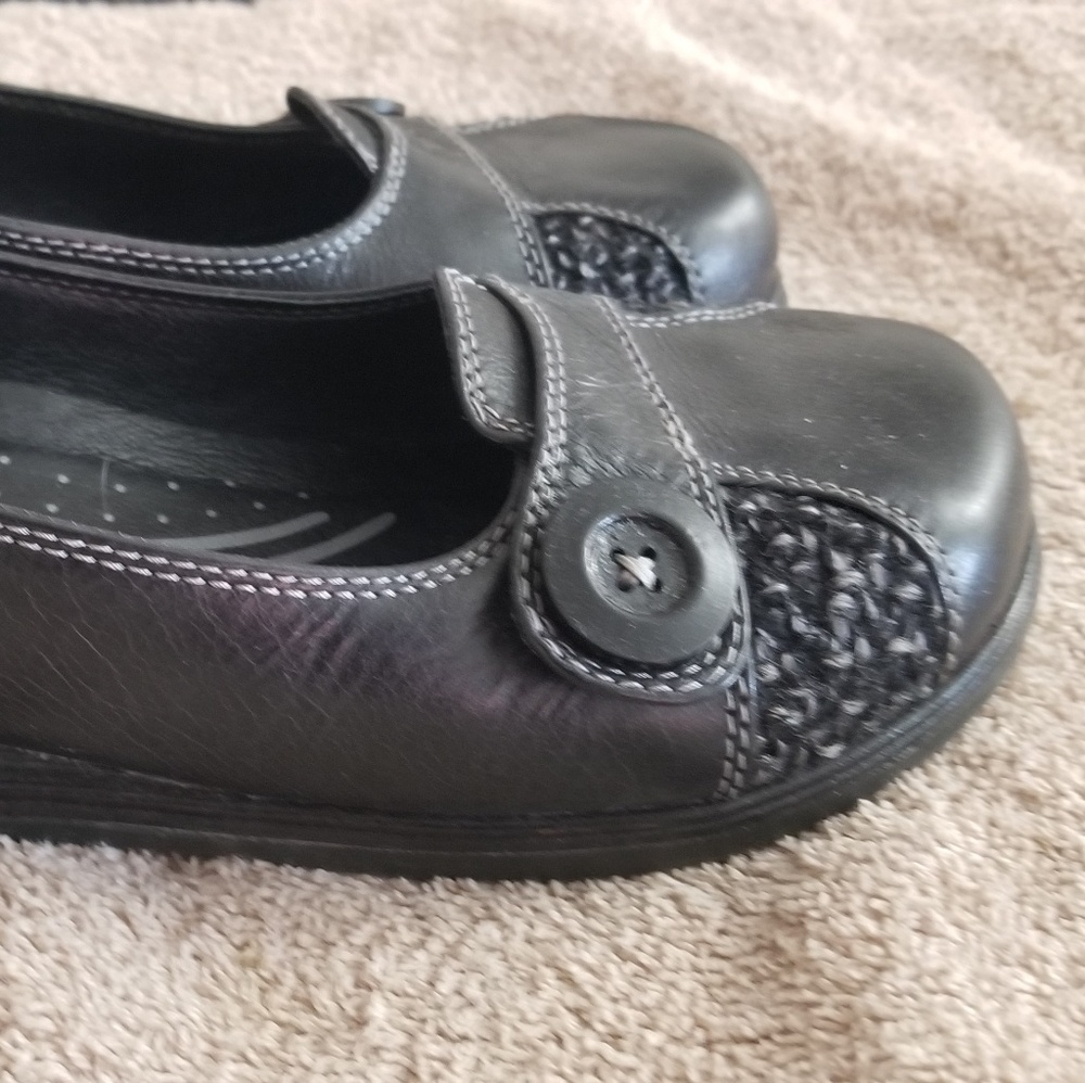 Dansco dress shoe